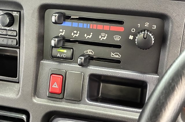 スバルサンバートラックTB