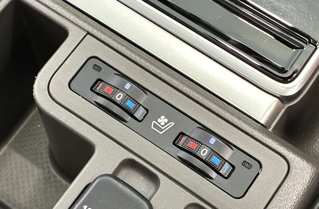 トヨタランドクルーザープラドTX Lパッケージ マットブラックエディション