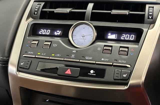 レクサスNX300h Iパッケージ