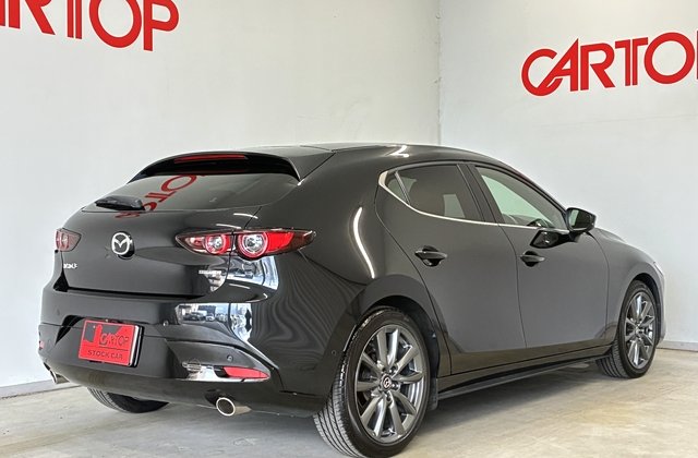 マツダMAZDA3ファストバック20S Lパッケージ