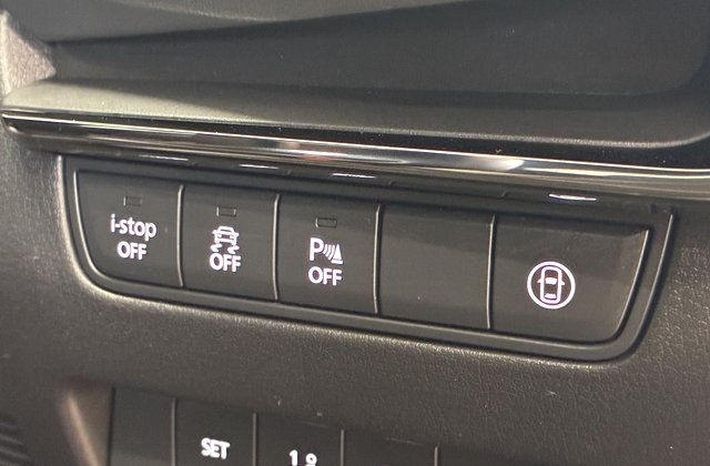 マツダMAZDA3ファストバック20S Lパッケージ