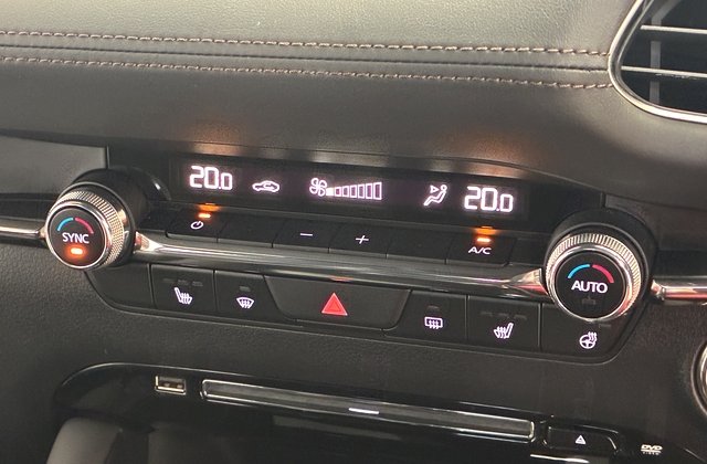 マツダMAZDA3ファストバック20S Lパッケージ