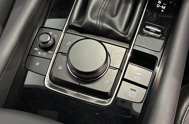 マツダMAZDA3ファストバック20S Lパッケージ