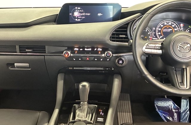 マツダMAZDA3ファストバック20S Lパッケージ