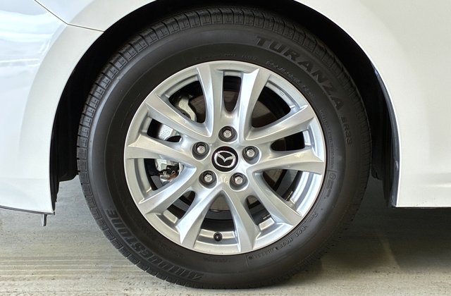 マツダアテンザセダン15S
