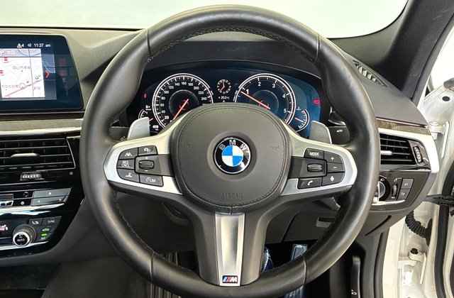 BMW5シリーズ523d Mスポーツ