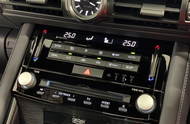 レクサスIS300h Fスポーツ モードブラックIII