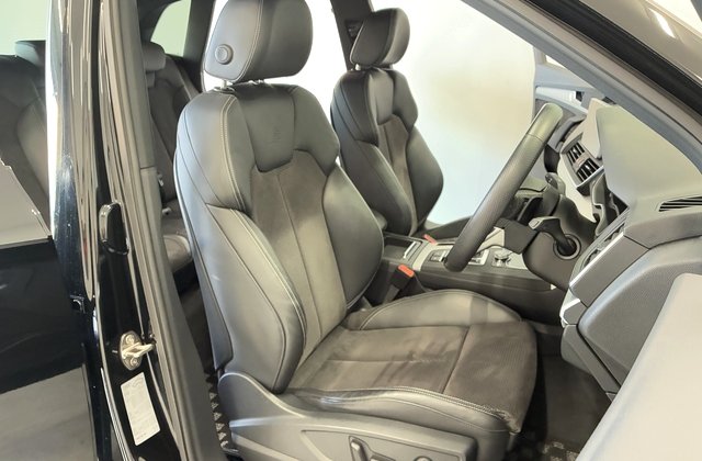 アウディQ5TDI クワトロスポーツ Sラインパッケージ