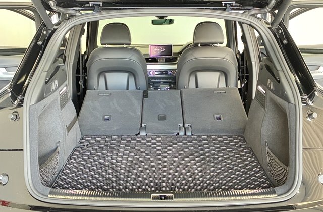 アウディQ5TDI クワトロスポーツ Sラインパッケージ