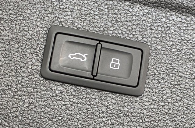 アウディQ5TDI クワトロスポーツ Sラインパッケージ