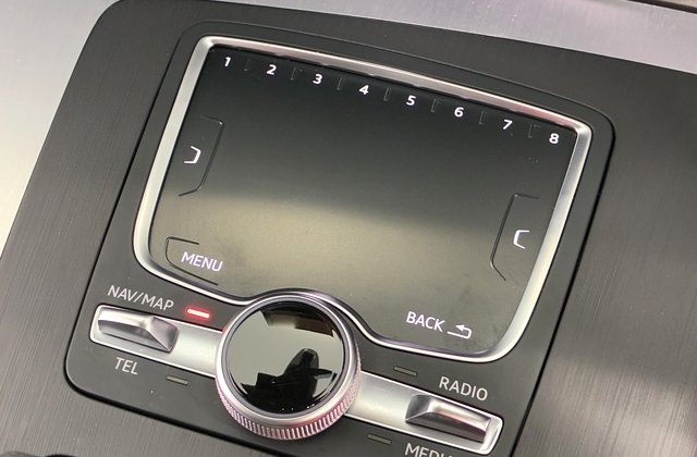 アウディQ5TDI クワトロスポーツ Sラインパッケージ