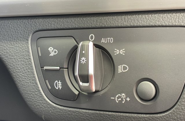 アウディQ5TDI クワトロスポーツ Sラインパッケージ