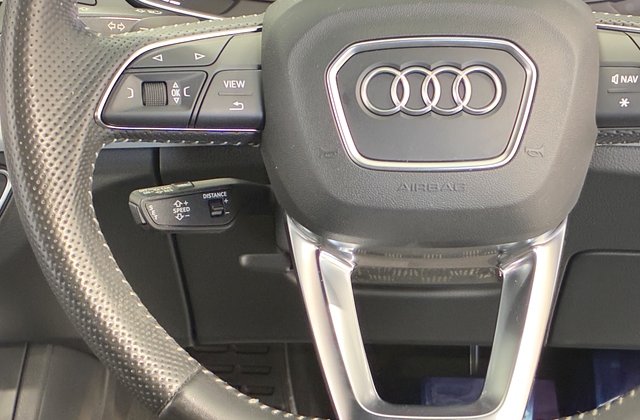 アウディQ5TDI クワトロスポーツ Sラインパッケージ