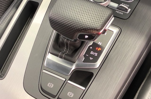 アウディQ5TDI クワトロスポーツ Sラインパッケージ