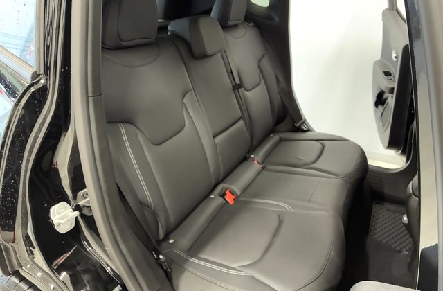 ジープレネゲードリミテッド