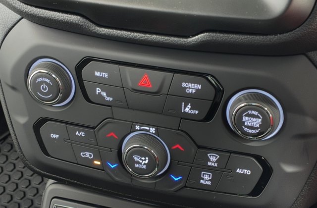 ジープレネゲードリミテッド