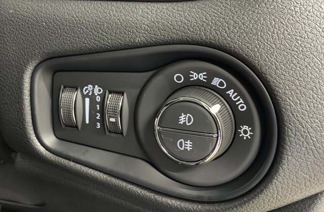 ジープレネゲードリミテッド