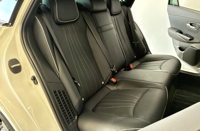 トヨタクラウンハイブリッドRS