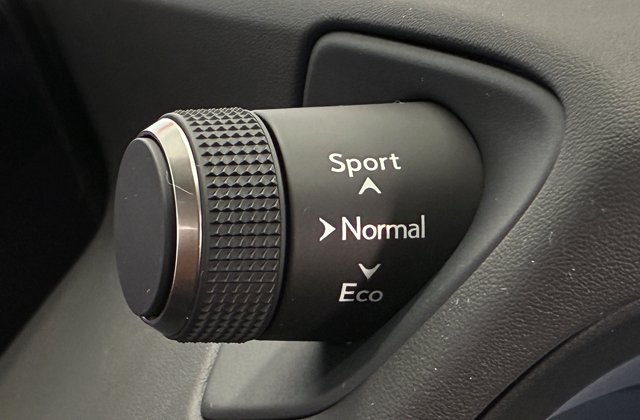 レクサスUX200 バージョンC