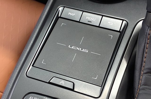 レクサスUX200 バージョンC