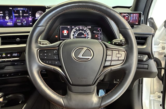 レクサスUX200 バージョンC