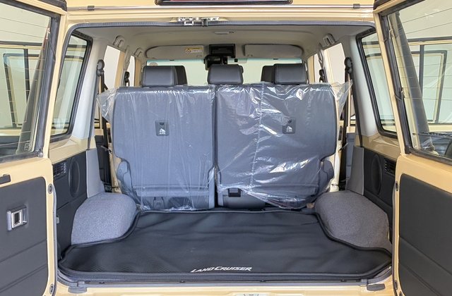 トヨタランドクルーザー70ワゴン AX