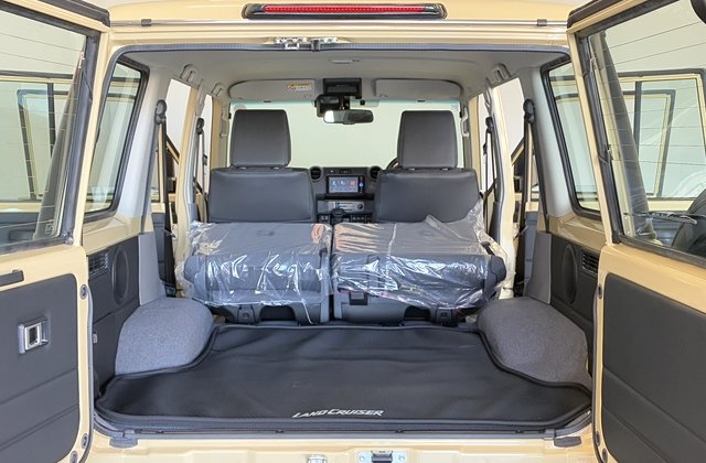 トヨタランドクルーザー70ワゴン AX