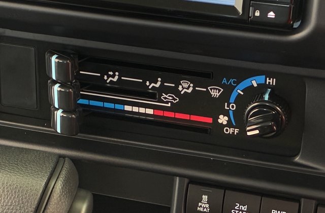 トヨタランドクルーザー70ワゴン AX