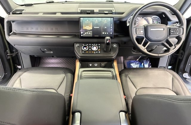 ランドローバーディフェンダー110アーバンナイト’22