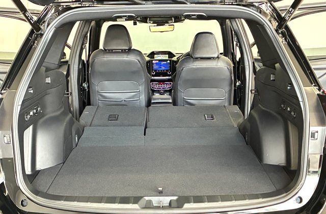 スバルフォレスターSTIスポーツ ブラックインテリアセレクション