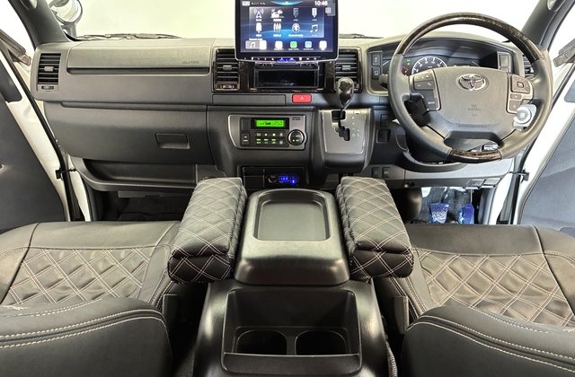 トヨタハイエースバン スーパーGL ダークプライムII