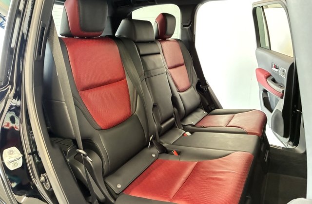 トヨタランドクルーザーGRスポーツ