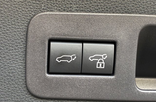 トヨタランドクルーザーGRスポーツ