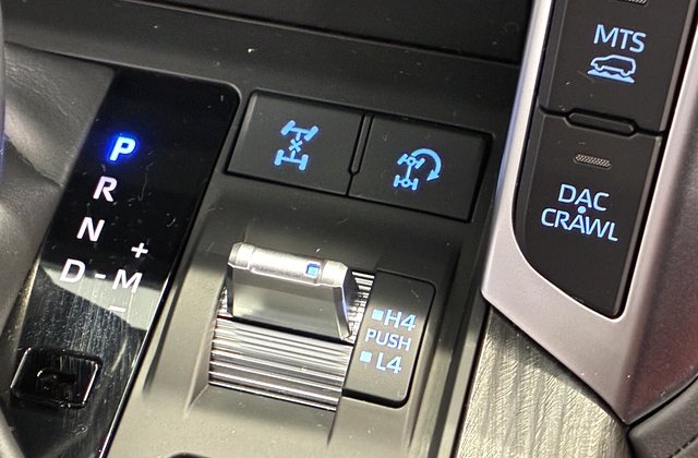 トヨタランドクルーザーGRスポーツ