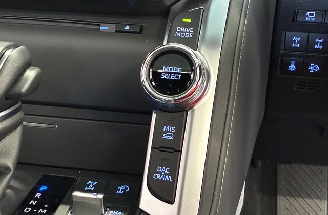 トヨタランドクルーザーGRスポーツ