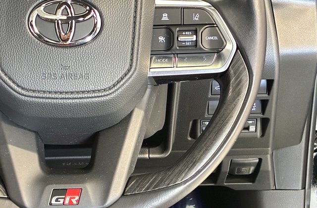 トヨタランドクルーザーGRスポーツ