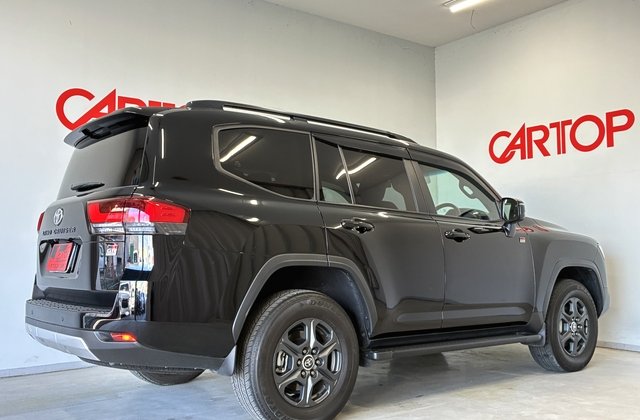 トヨタランドクルーザーGRスポーツ