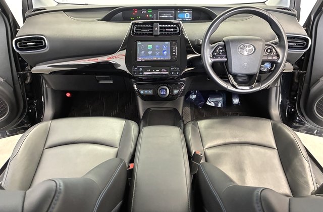 トヨタプリウスSツーリングセレクション