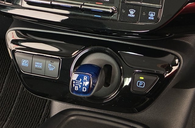 トヨタプリウスSツーリングセレクション