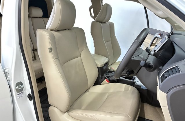 トヨタランドクルーザープラドTX Lパッケージ