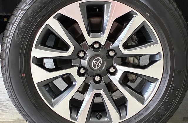 トヨタランドクルーザープラドTX Lパッケージ