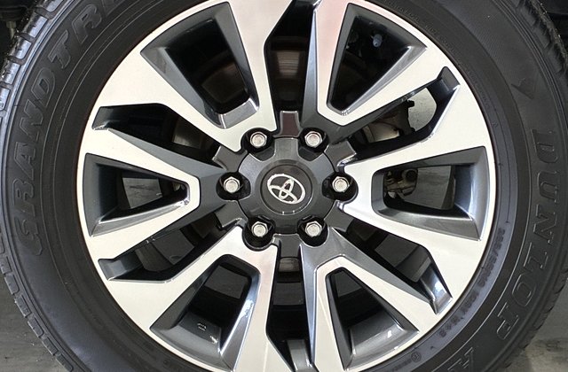 トヨタランドクルーザープラドTX Lパッケージ