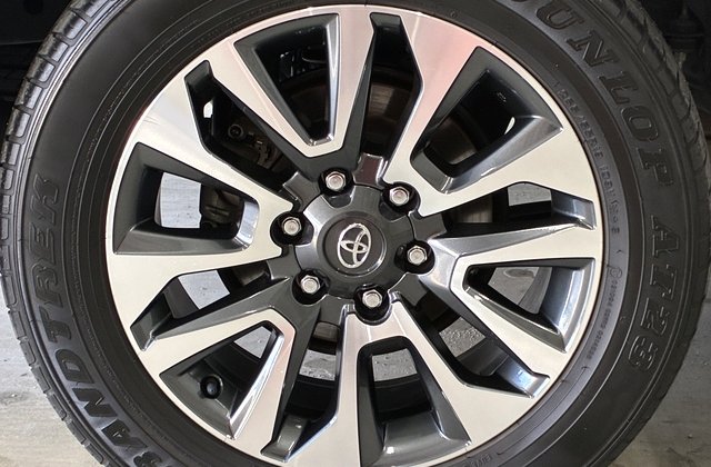 トヨタランドクルーザープラドTX Lパッケージ