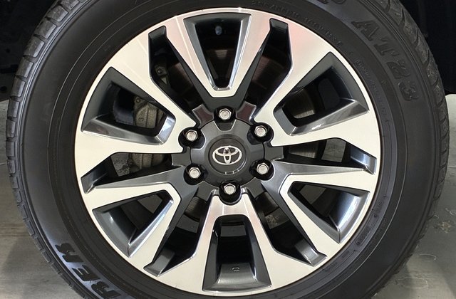 トヨタランドクルーザープラドTX Lパッケージ