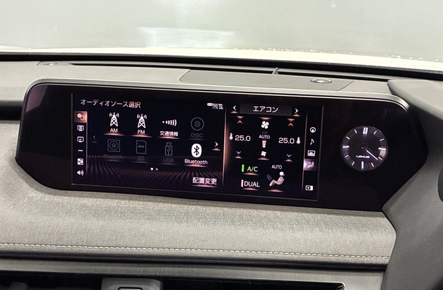 レクサスUX250h バージョンL 4WD