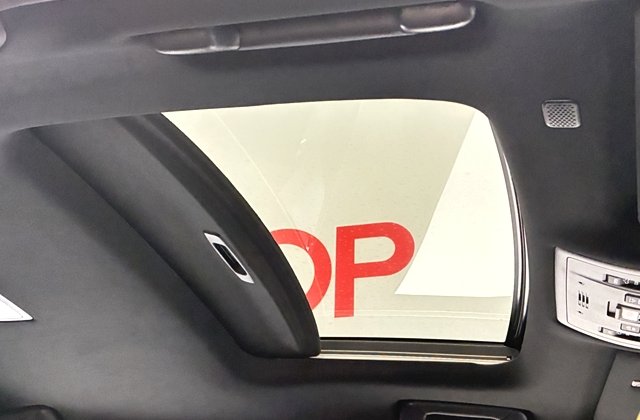 レクサスUX250h バージョンL 4WD