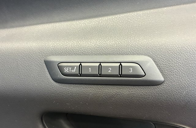 レクサスUX250h バージョンL 4WD