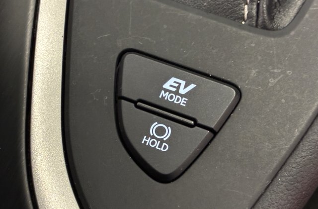 レクサスUX250h バージョンL 4WD