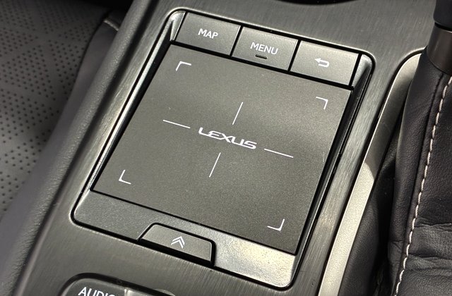 レクサスUX250h バージョンL 4WD