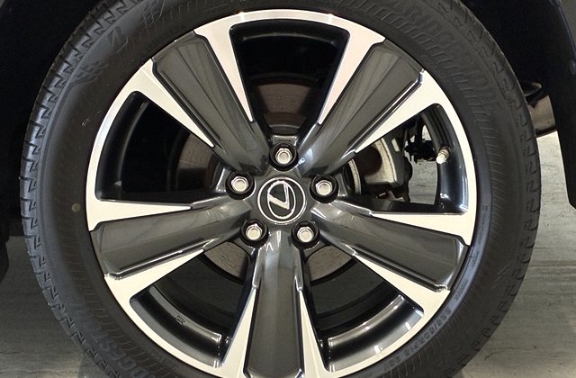 レクサスUX250h バージョンL 4WD